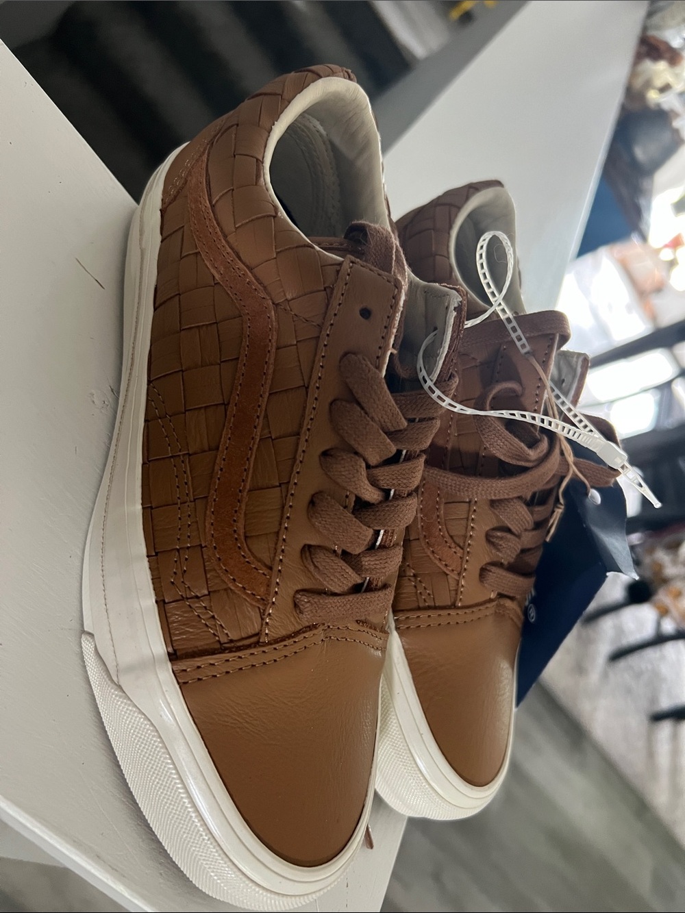 Vans Brown Low-Top Leather Sneakers Mens 5.5 Women’s 7